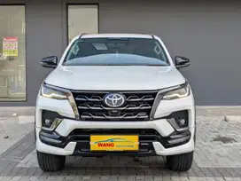 Fortuner GR 2.8 2022 km 20.000 Garansi