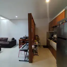 RUMAH SECOND BINTARO SIAP HUNI LINGKUNGAN NYAMAN