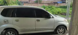 Dijual daihatsu xenia type xi tahun 2010 MT
