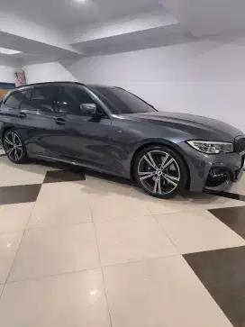 BMW 320i wagon 2020