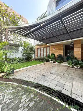 Rumah Dalam Townhouse Nyaman & Asri Strategis Dekat Tol di Jaksel