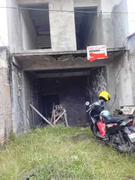 Rumah 2 lantai samping kelurahan di Tapos Depok