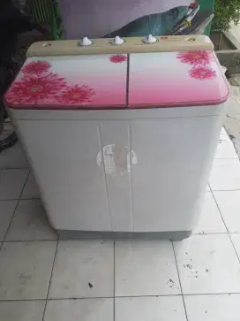 Mesin cuci Daimitsu Normal, siap pakai.