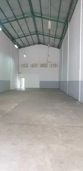 Di sewakan gudang 2 lantai