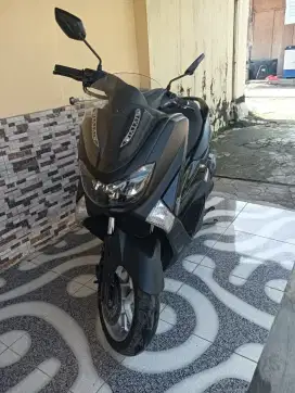 Yamaha Nmax Black