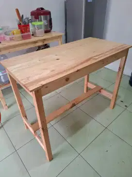 3 Meja Makan. 1 Meja Kompor. 6 Kursi