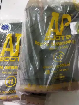 Sepatu boots proyek