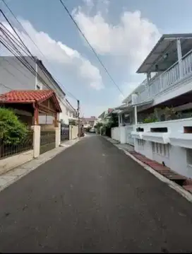 Rumah murah hitung tanah di Tebet Timur, Jalan 2 mobil