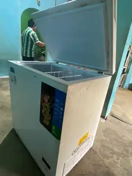 Kulkas Freezeer lemari Es RSA CF210 199L hanya di pakai 3 hari