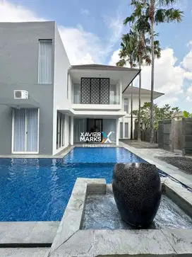 Dijual Rumah di Royal Residence Wiyung ada Private Pool