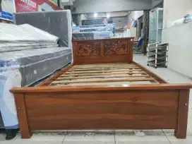 Dipan kayu jati