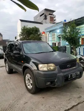 Ford Escape 2.0 Manual Th 2003
Mobil gagah  cat body masih original