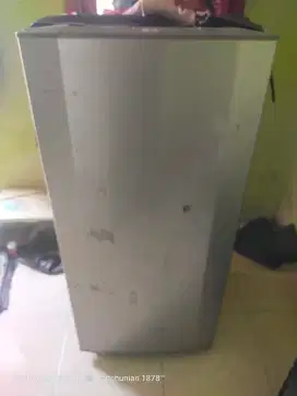 Kulkas 1 pintu merek LG normal