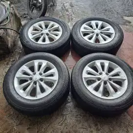 Velg dan ban ring 16 oem terios bisa tt