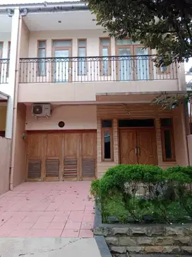 Dijual Rumah SHM Full Furnish di Sentul City Kawasan Argenia