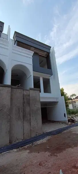 PESANGGRAHAN JAKSEL NEW CLUSTER 3 LT W/PRIVATE POOL AND BASEMENT 301
