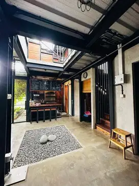 Rumah Industrial Modern di Distrik Emerald Bintaro