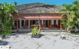 HP-B02 Villa Tiga Kamar Tidur di Tepi Pantai di Kalisada, Bali Utara