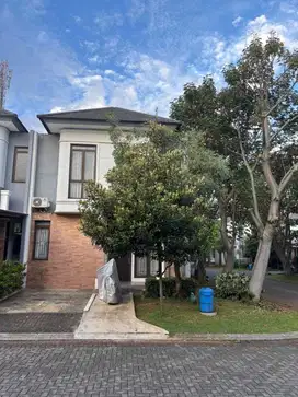DIJUAL RUMAH HOEK DI MOZIA BSD
