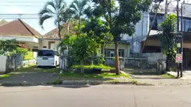 Disewakan Rumah Usaha di Jalan pulau pulau poros