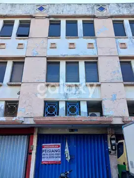 Ruko Mangga Dua Square Wonokromo 3 Lantai Jalan Lebar Parkir Luas