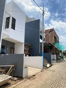 Rumah 2 Lantai Premium Dikawasan Strategis Stasiun LRT Ciracas