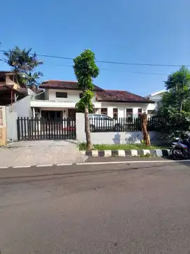 Dijual Tanah Murah Bonus Rumah di Komplek BillyMoon Pondok Kelapa