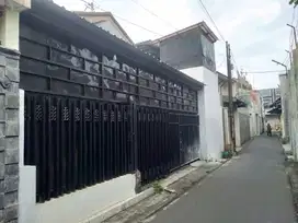 Rumah Second Tengah Kota Solo Letak Strategis