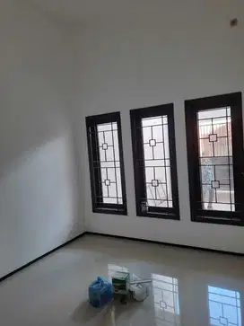 Dijual/Disewakan Rumah Baru Klampis Semolo
