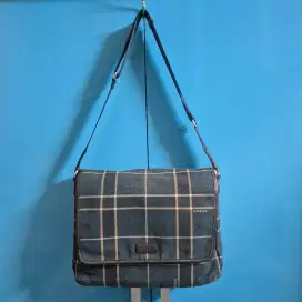 Tas Selempang Coach