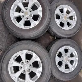 Velg original Mitsubishi Pajero sport Dakar ring 17 ban 265/65 R17