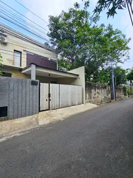Rumah Pejaten Barat - Kemang Area Dijual. Strategis, Dekat AIS. NEGO