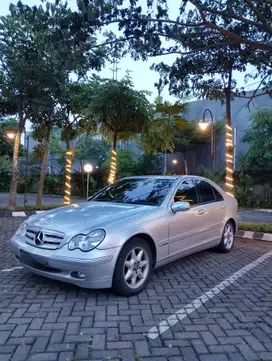 Mercedes-Benz C240 2004 Bensin