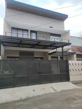 *Dijual rumah baru keren modern minimalis di Taman Kopo Indah, Bandung