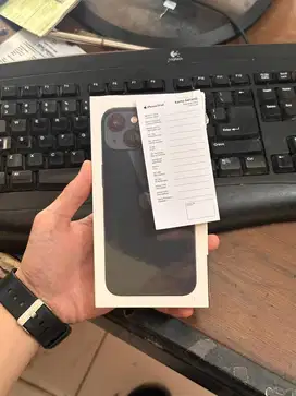 iPhone 13 128gb BNIB