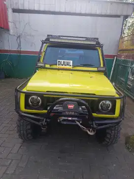 Suzuki Jimny 1983 Bensin