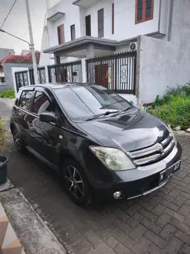 Toyota ist 2003 Bensin