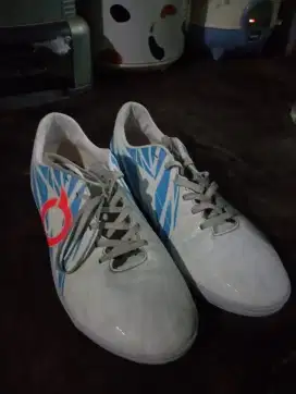 Sepatu futsal ORTUS SIZE 41