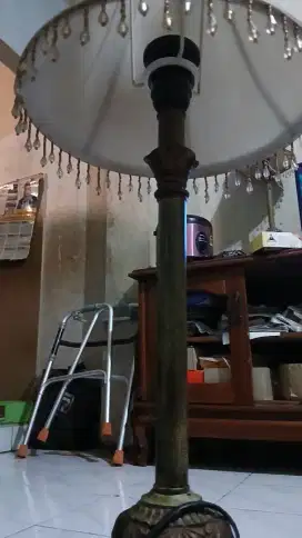 LAMPU MEJA/KAMAR KUNINGAN