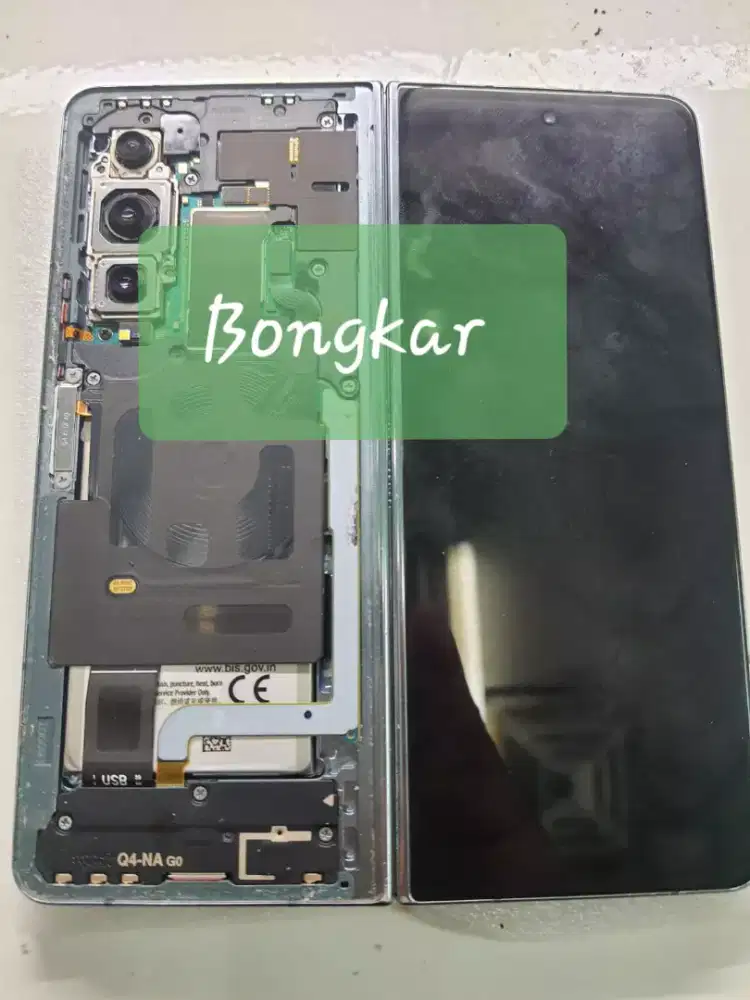 Layar dalem mati Samsung Z fold 3 Z fold 4 juga Z Flip bisa di tunggu