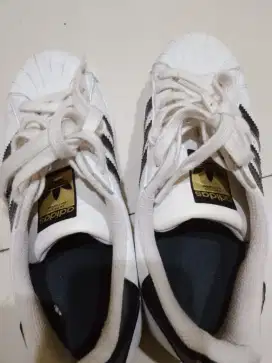Sepatu Adidas Superstar size 37