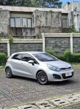 Kia Rio Matic Dp 19 jt 2012
