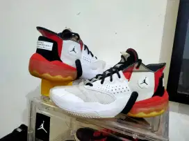 Sepatu Basket Nike Air Jordan Chicago size 45