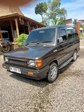 Toyota kijang super shot troper
