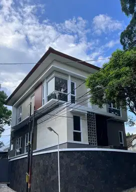 Rumah Baru Minimalis di Komplek Cigadung dekat Dago