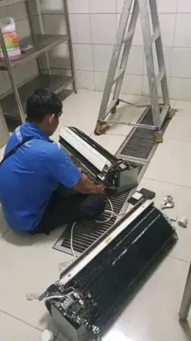 Jasa service ac pasang ac tambah freon service kulkas bongkar ac