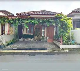 Rumah Minimalis di komplek Cigadung dekat Tubagus Ismail