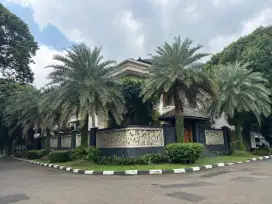 Dijual rumah mewah asri hook rooftop LT 600 LB1000di jakapermai
