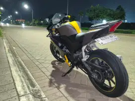 Yamaha R15 V32019