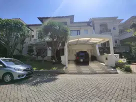 Jual Rumah di Laguna Regency Pakuwon City